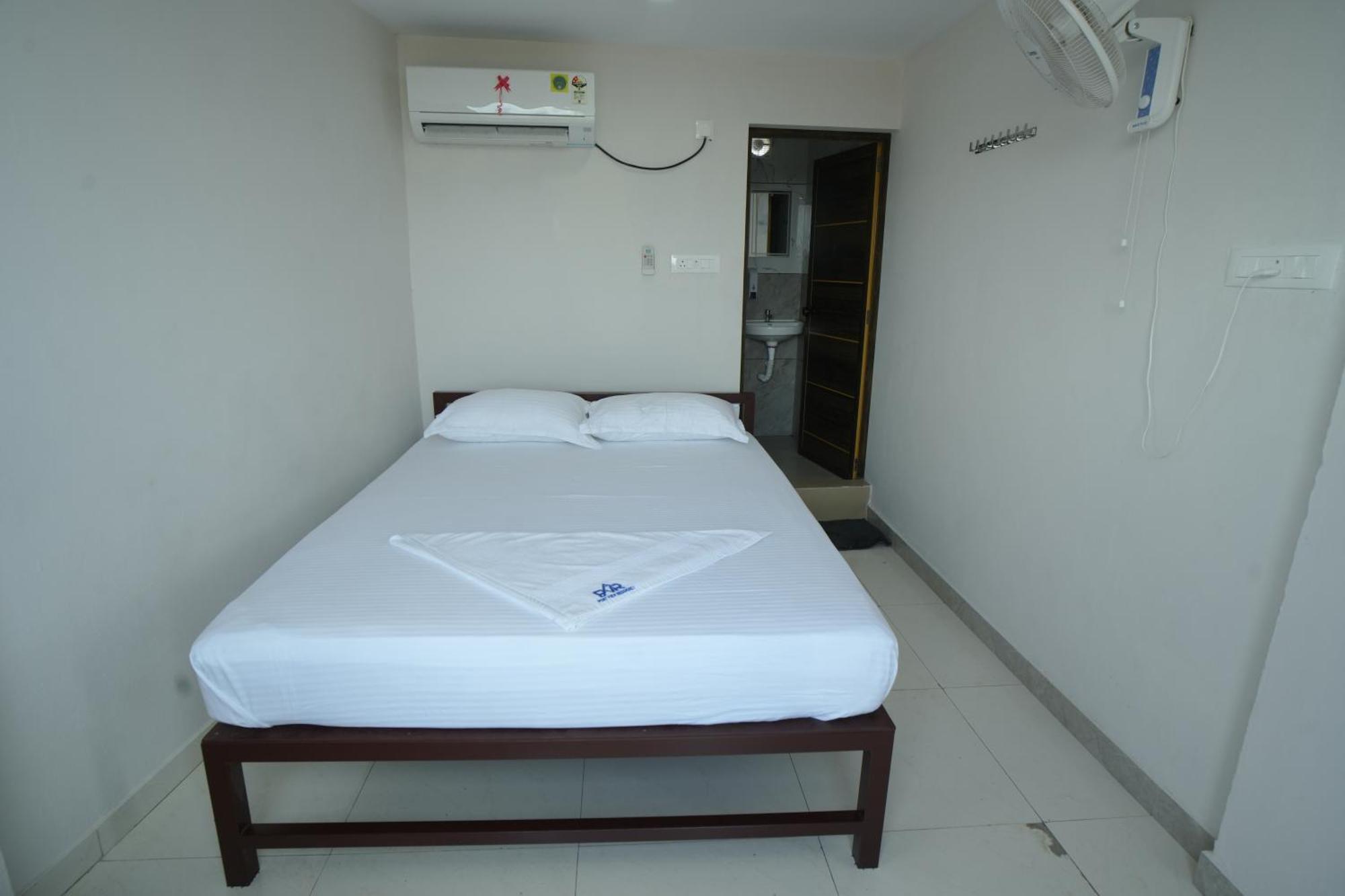 فندق Port View Residency Pvr نيدومباسيري المظهر الخارجي الصورة