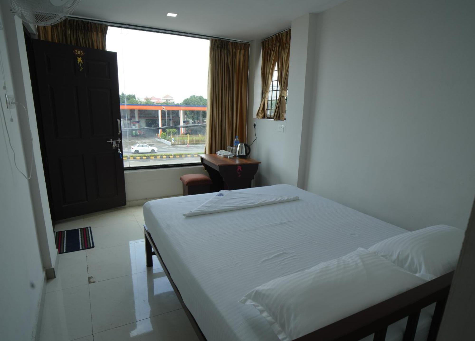 فندق Port View Residency Pvr نيدومباسيري المظهر الخارجي الصورة