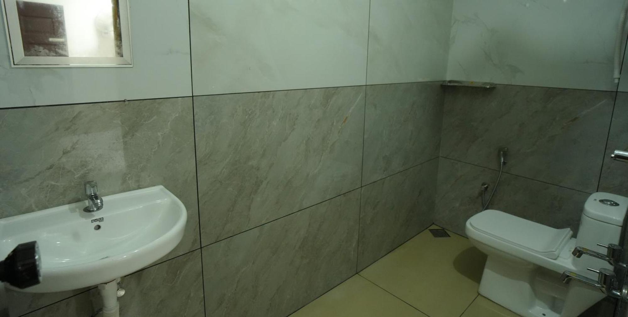 فندق Port View Residency Pvr نيدومباسيري المظهر الخارجي الصورة