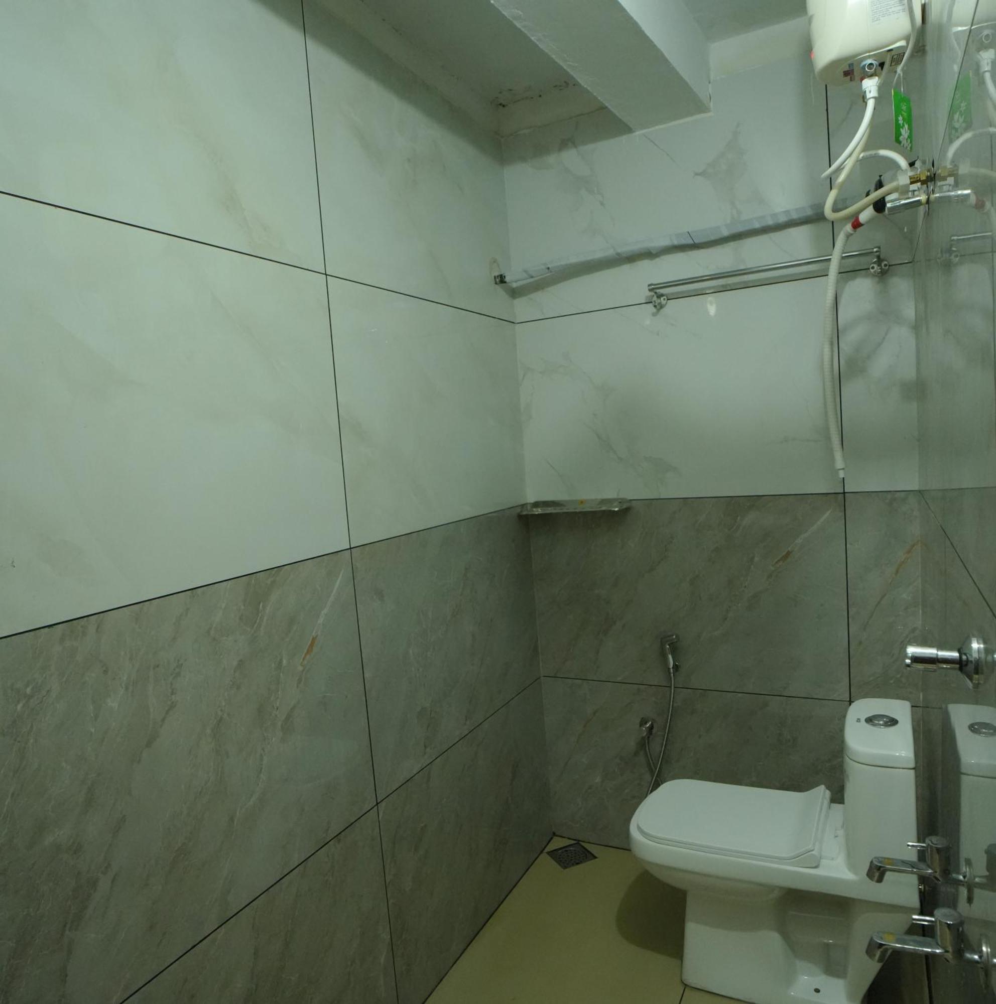 فندق Port View Residency Pvr نيدومباسيري المظهر الخارجي الصورة