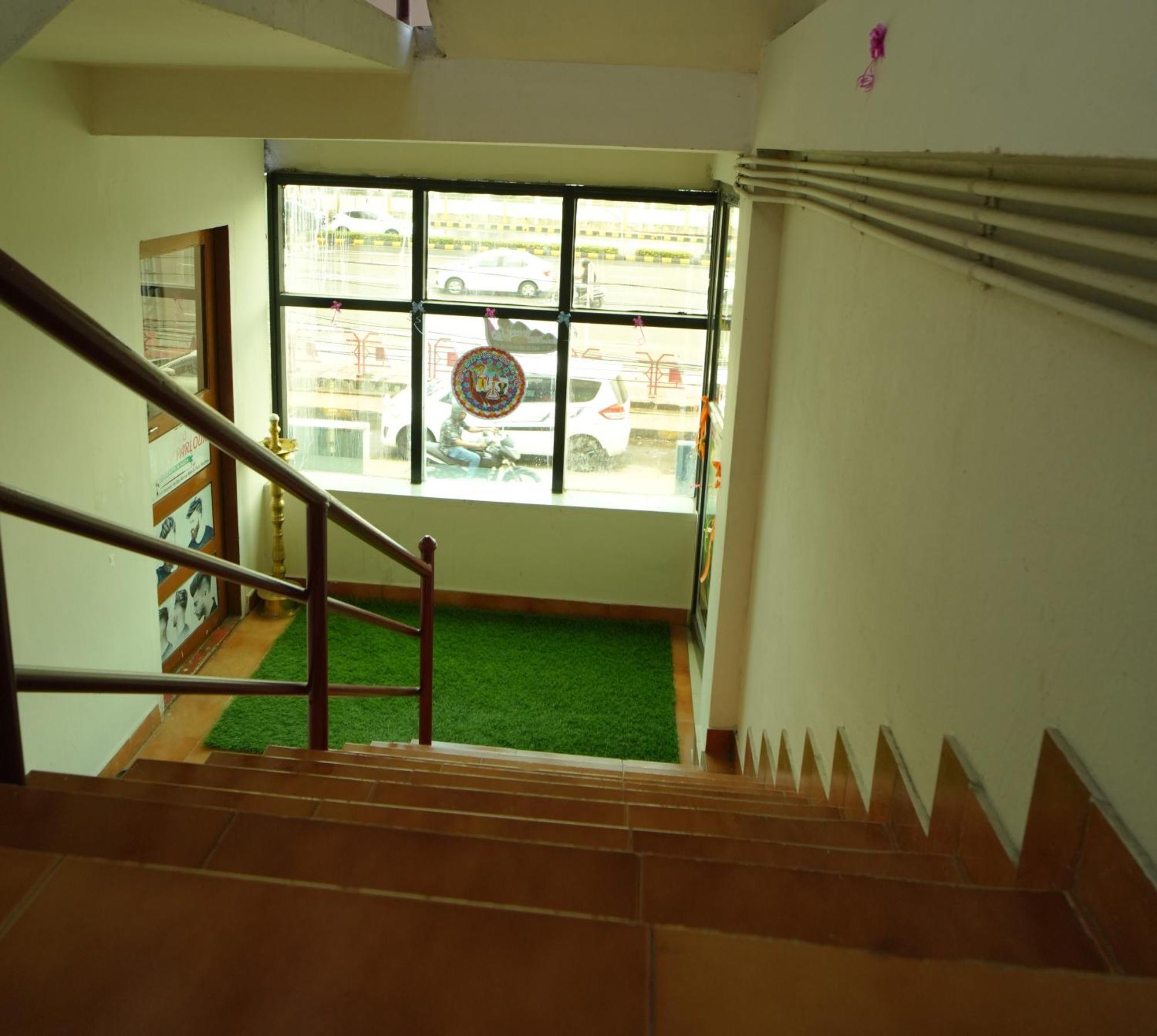 فندق Port View Residency Pvr نيدومباسيري المظهر الخارجي الصورة